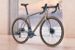 Велосипед шоссейный Specialized Aethos S-Works Sram Red eTap AXS (2021) / Серебристый хамелеон